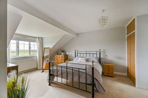 Principal bedroom- click for photo gallery